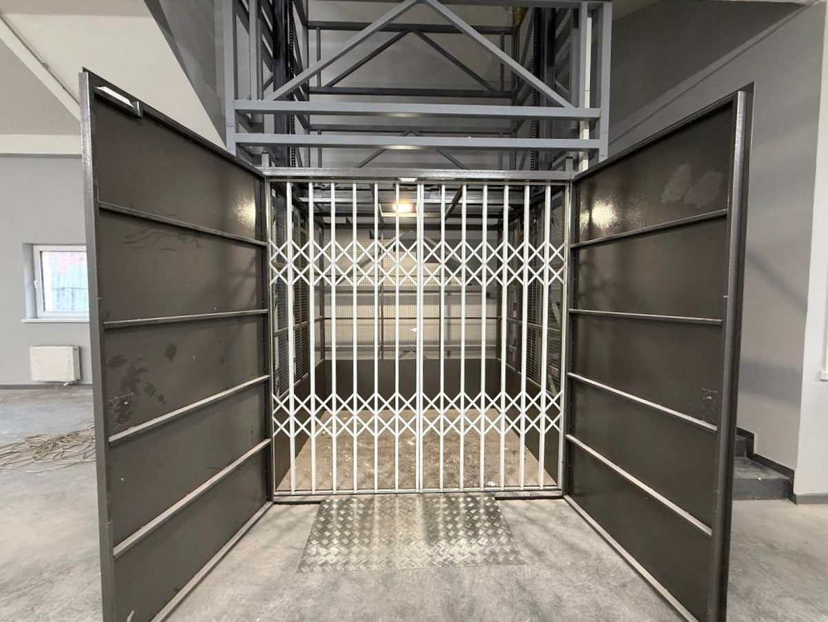 на Уральской, 13