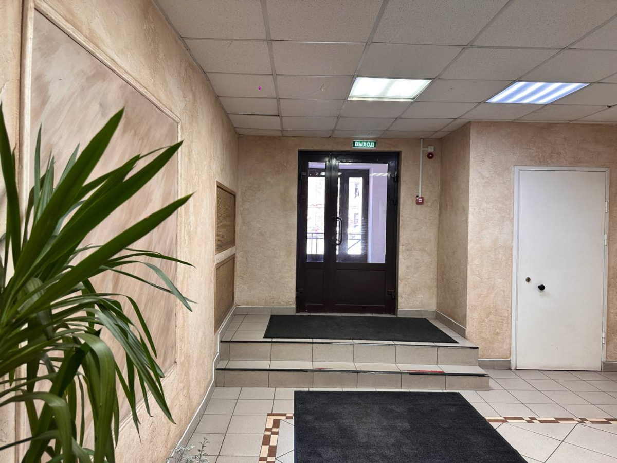 Комплекс из нежилых помещений "Квадрат"