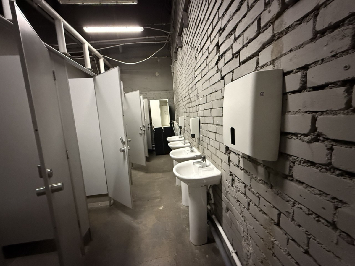 Шоссе Революции, 84