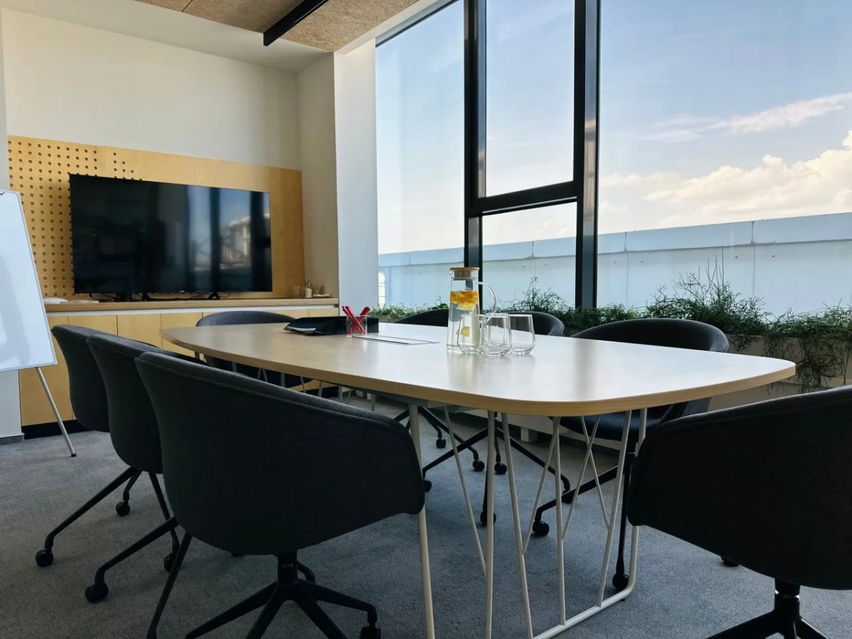 CASE Петроградская