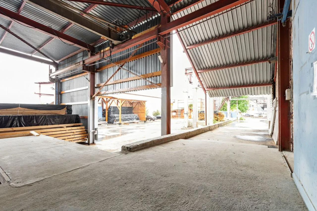 Производственный цех на Петергофском шоссе