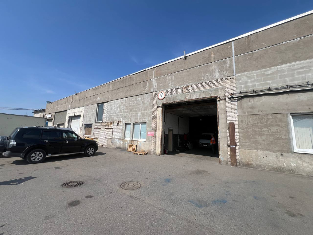 на проспекте Девятого Января