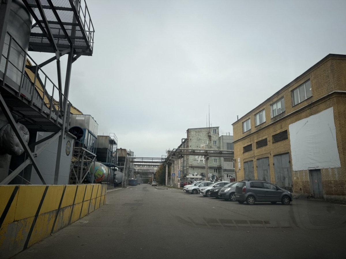 Шоссе Революции, 84