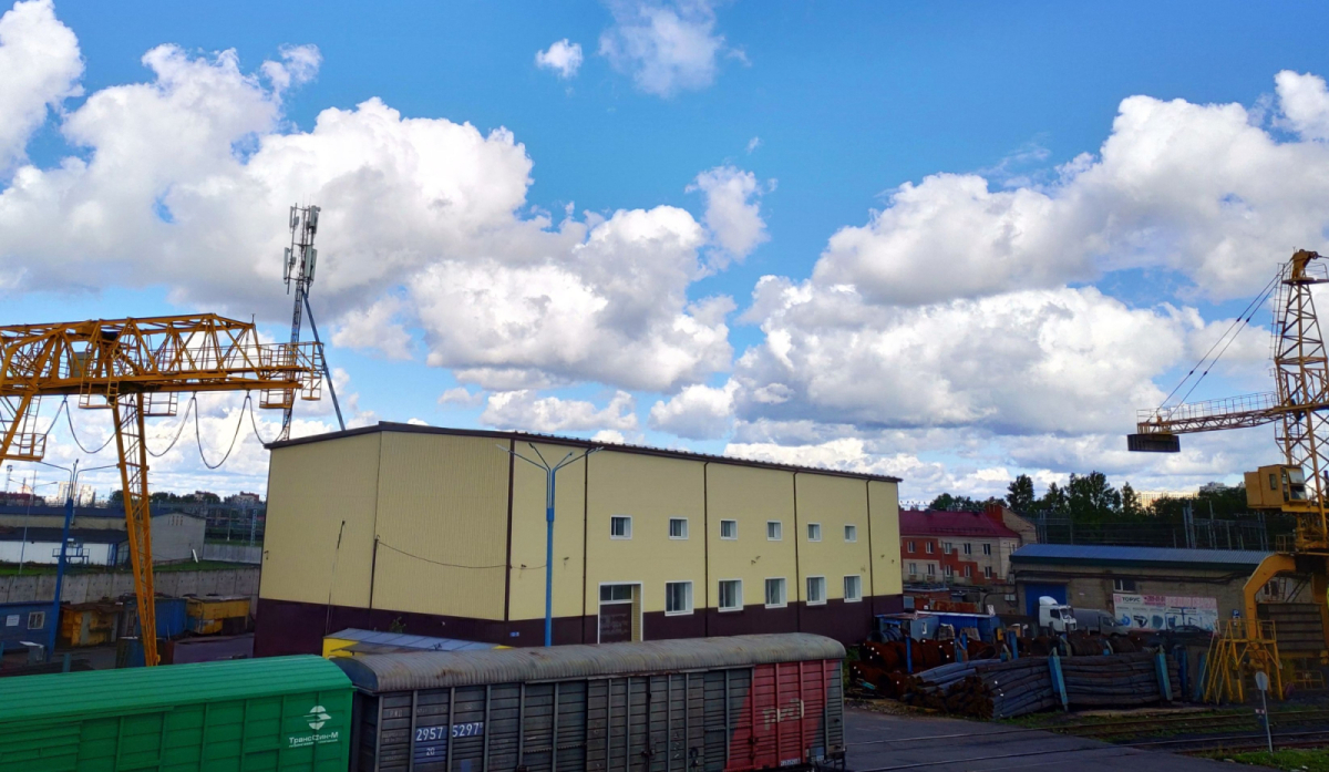 на проспекте Александровской Фермы