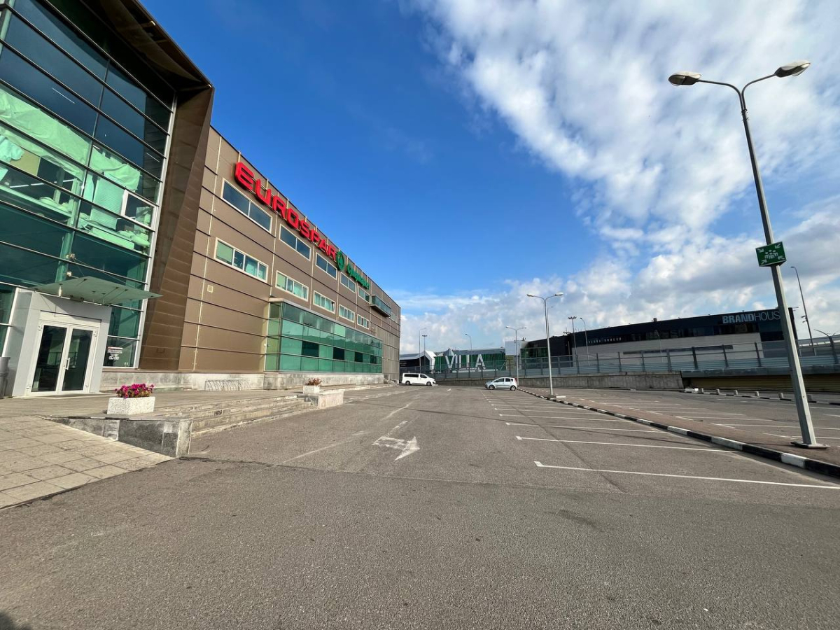 на Савушкина