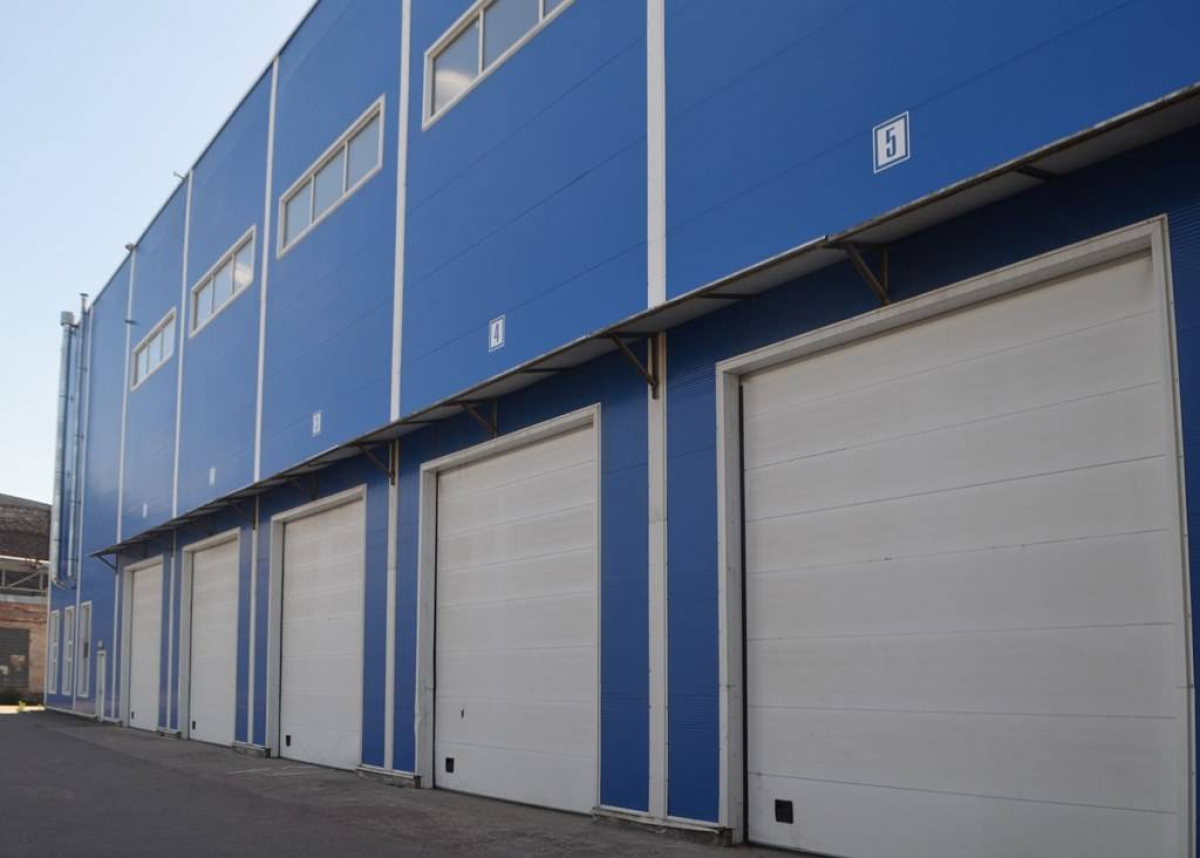 на Салова,45