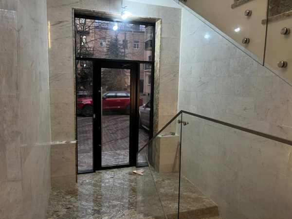 на Тележной, 8-10