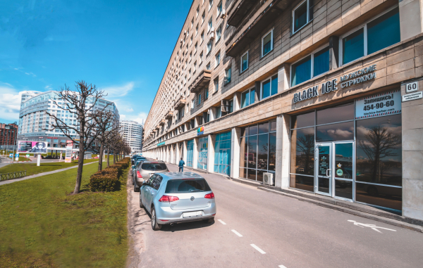 на Свердловской наб.