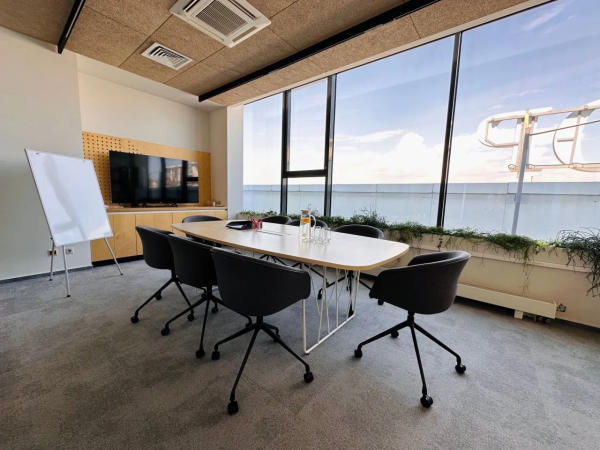 CASE Петроградская