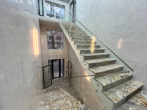 на Тележной, 8-10